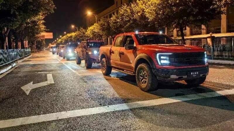 the Ford F-150 Raptor owners joining the volunteering  rescue efforts