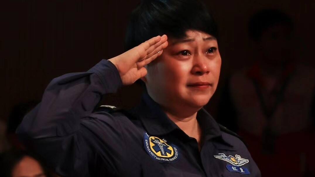 Hong Dou, Wang Gang's wife and a strong supporter of Xiamen Dawn Rescue Team