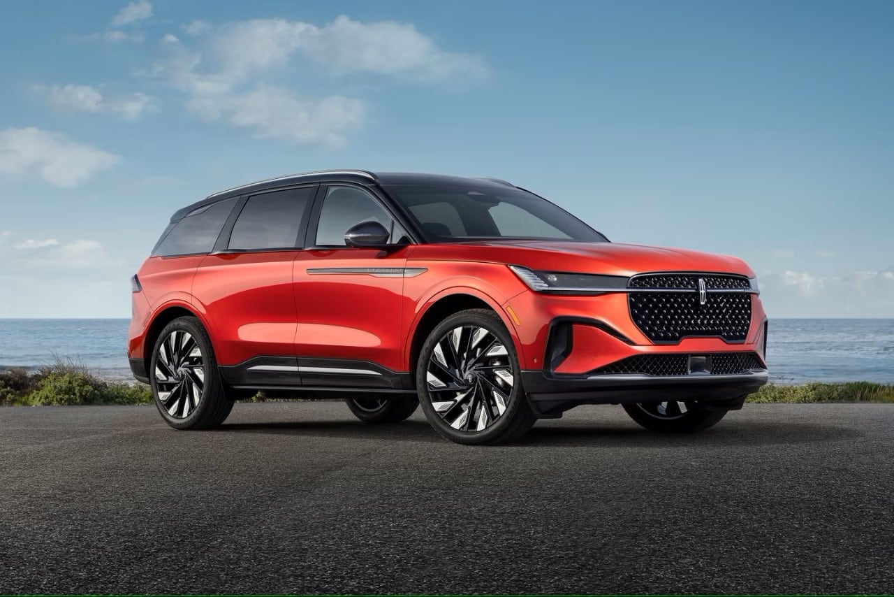 Lincoln Nautilus with Jet Appearance Package