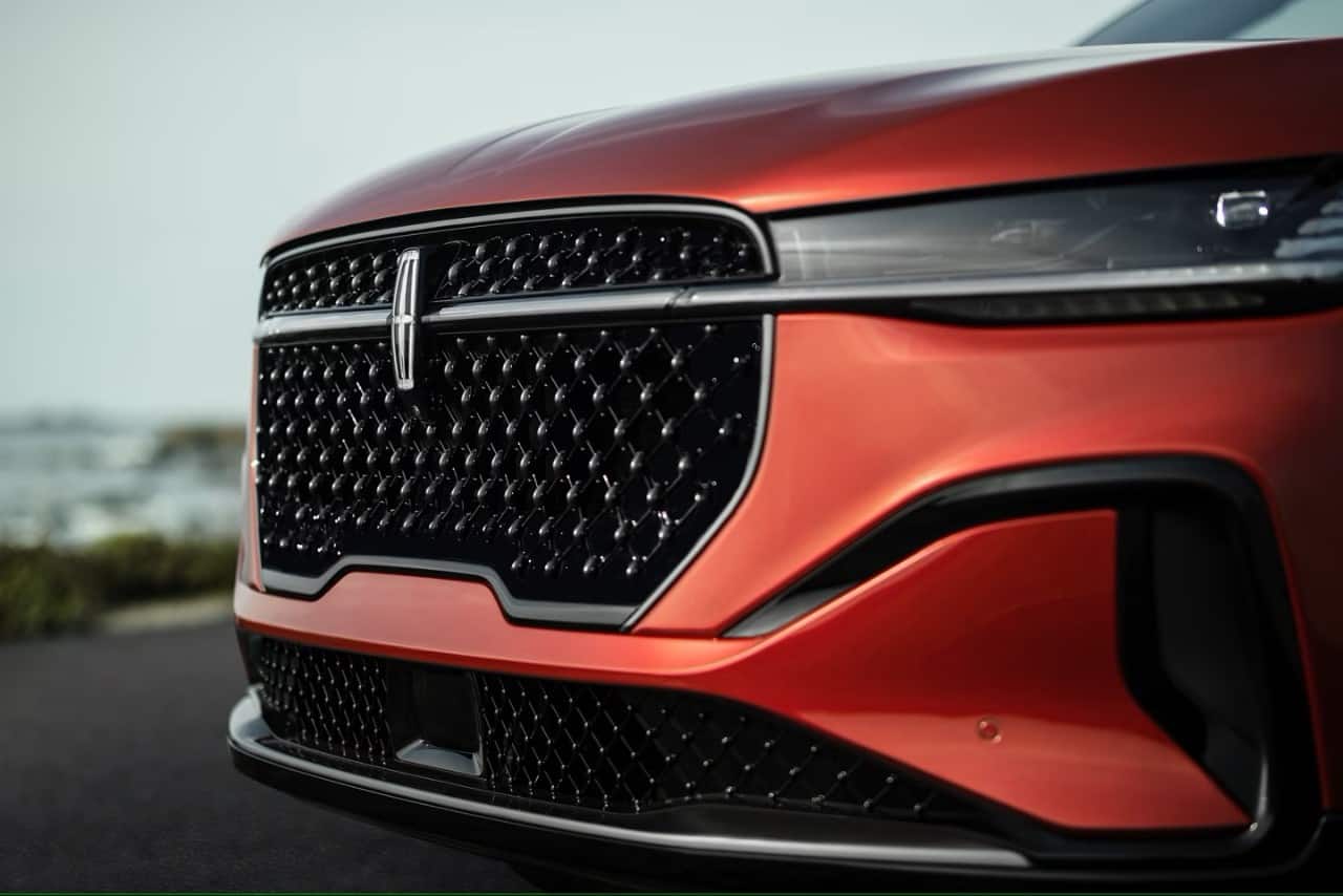Lincoln Nautilus with Jet Appearance Package