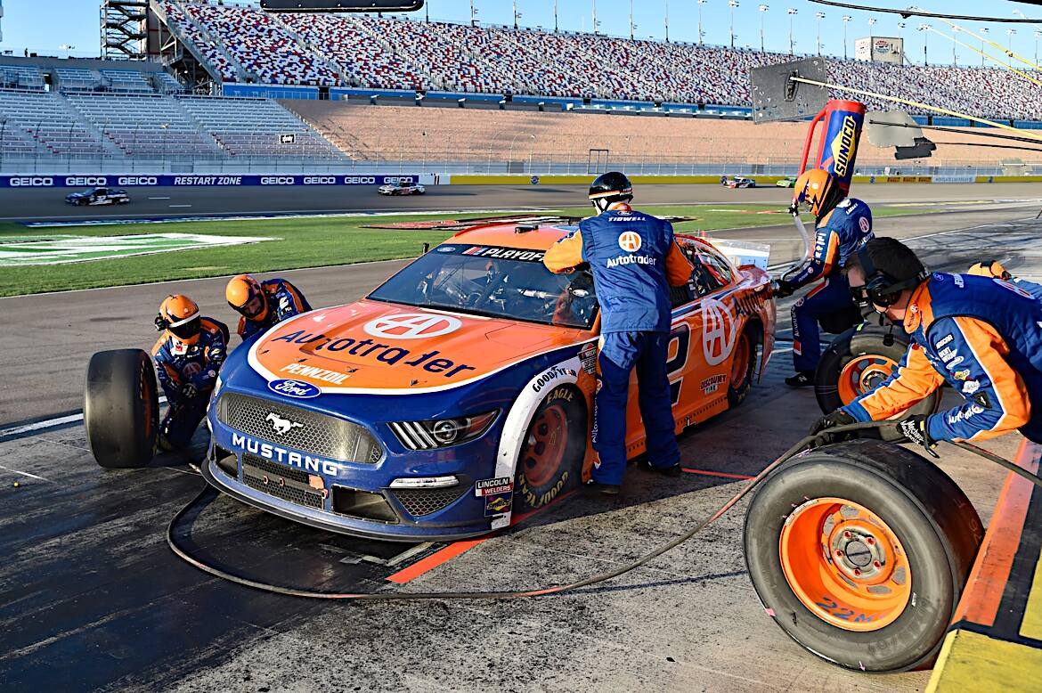 Clint Bowyer (SHR) was 12th, while Penske’s Brad Keselowski and Joey Logano were 13th and 14th. Clint Bowyer (SHR) was 12th, while Penske’s Brad Keselowski and Joey Logano were 13th and 14th.