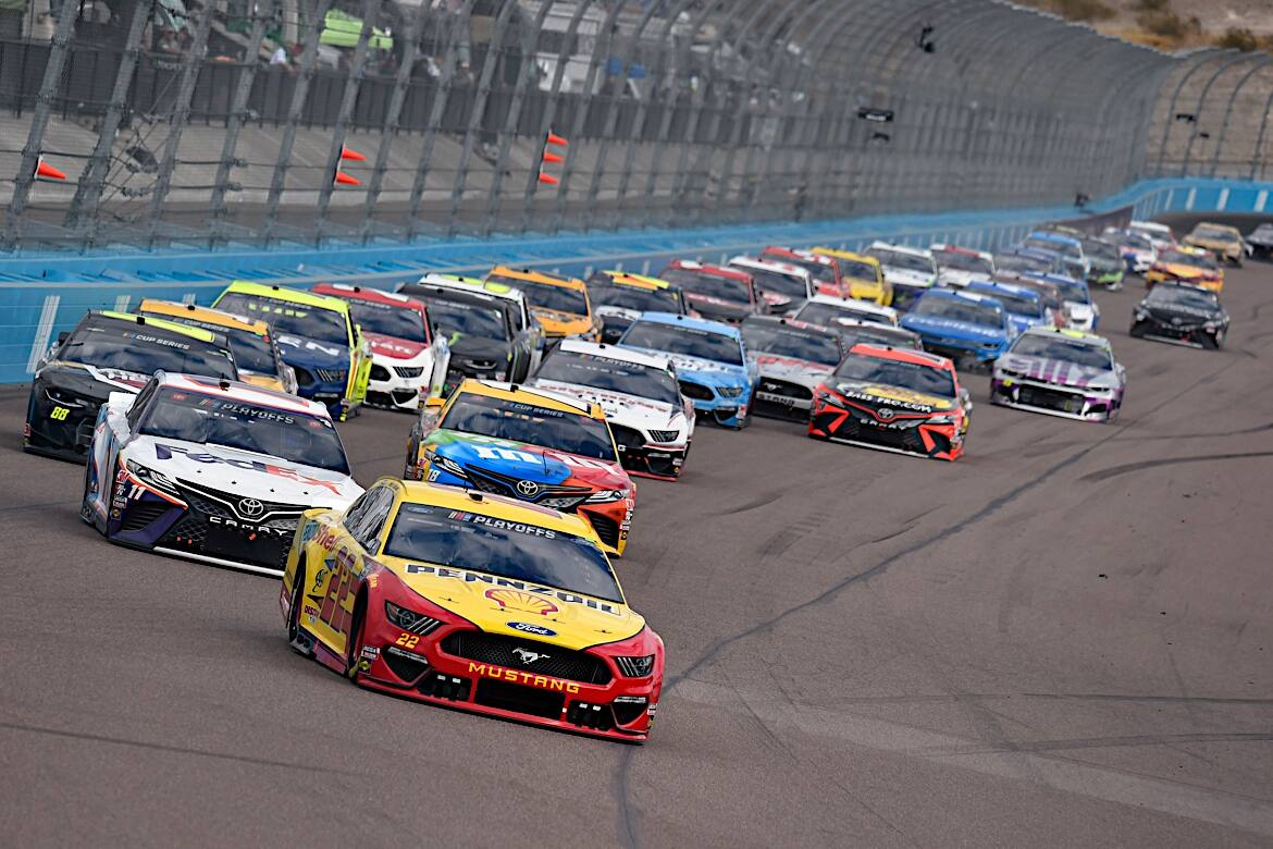 Team Penske's two Mustang drivers were strong, winning both stages and leading 141 of the 312 laps. Team Penske's two Mustang drivers were strong, winning both stages and leading 141 of the 312 laps.