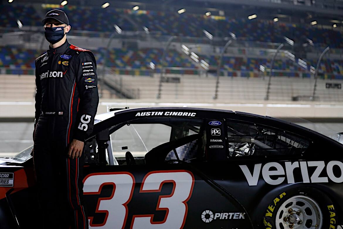 But he was also caught up in the last-lap crash. But he was also caught up in the last-lap crash.