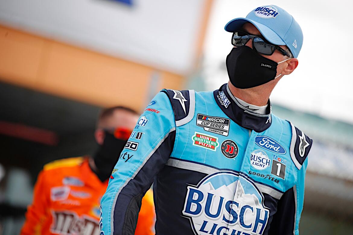 Harvick's effort also marked his third consecutive top-10 finish to start the season. Harvick's effort also marked his third consecutive top-10 finish to start the season.