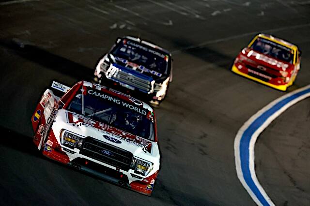 He started on the pole and led the first five laps. He started on the pole and led the first five laps.