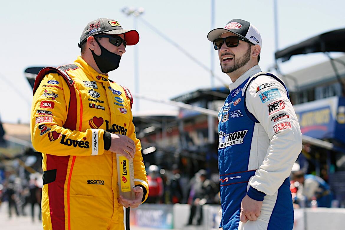 But each were involved in late multi-car incidents, finishing 28th and 31st, respectively. But each were involved in late multi-car incidents, finishing 28th and 31st, respectively.