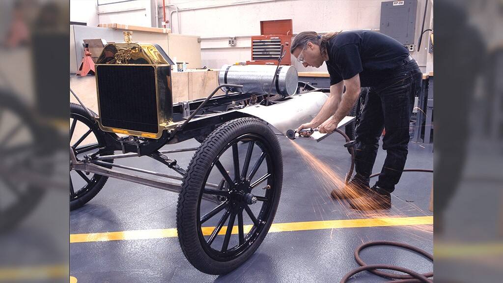 TBT: Ford Recreates Model Ts to Mark Company’s Centennial 