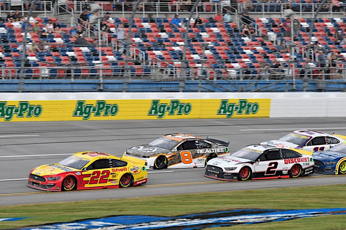 Logano (third), Keselowski (fourth) and Blaney (sixth), are ahead of the cut-off line to advance. Logano (third), Keselowski (fourth) and Blaney (sixth), are ahead of the cut-off line to advance.