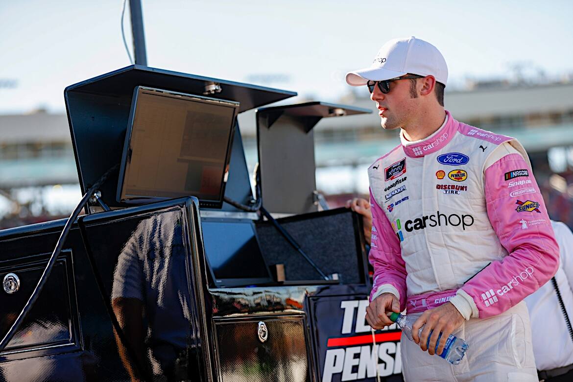 He led 113 laps and was the Stage 1 winner, but late-race cautions produced a photo finish. He led 113 laps and was the Stage 1 winner, but late-race cautions produced a photo finish.