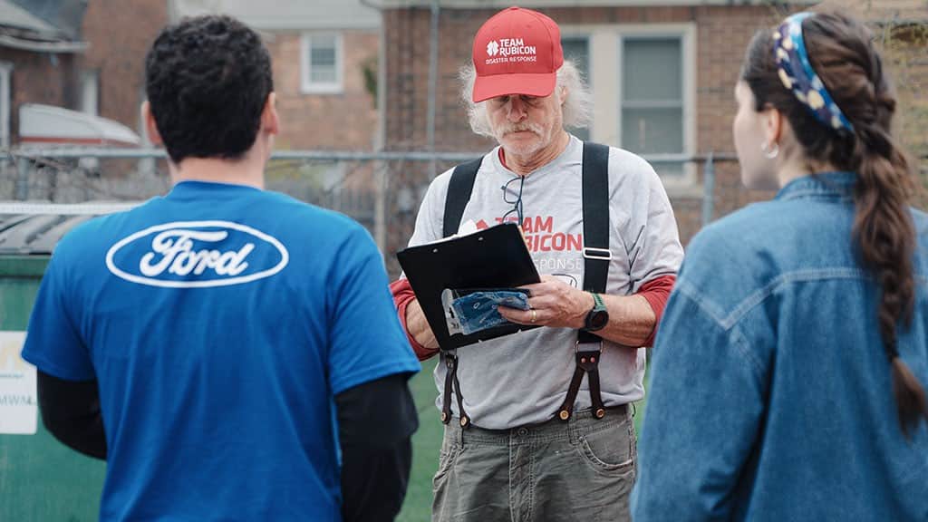 team rubicon and ford volunteers