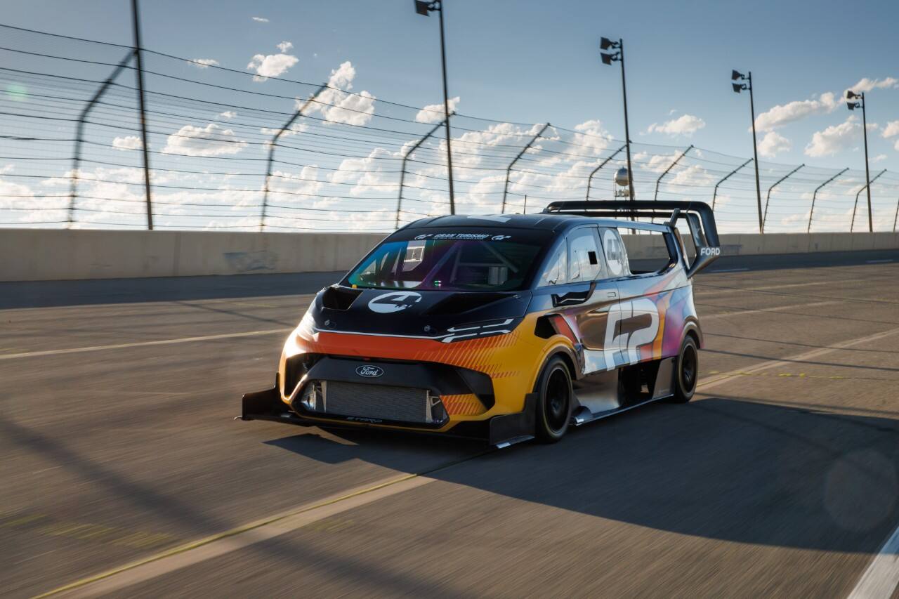Supervan Ford Performance
