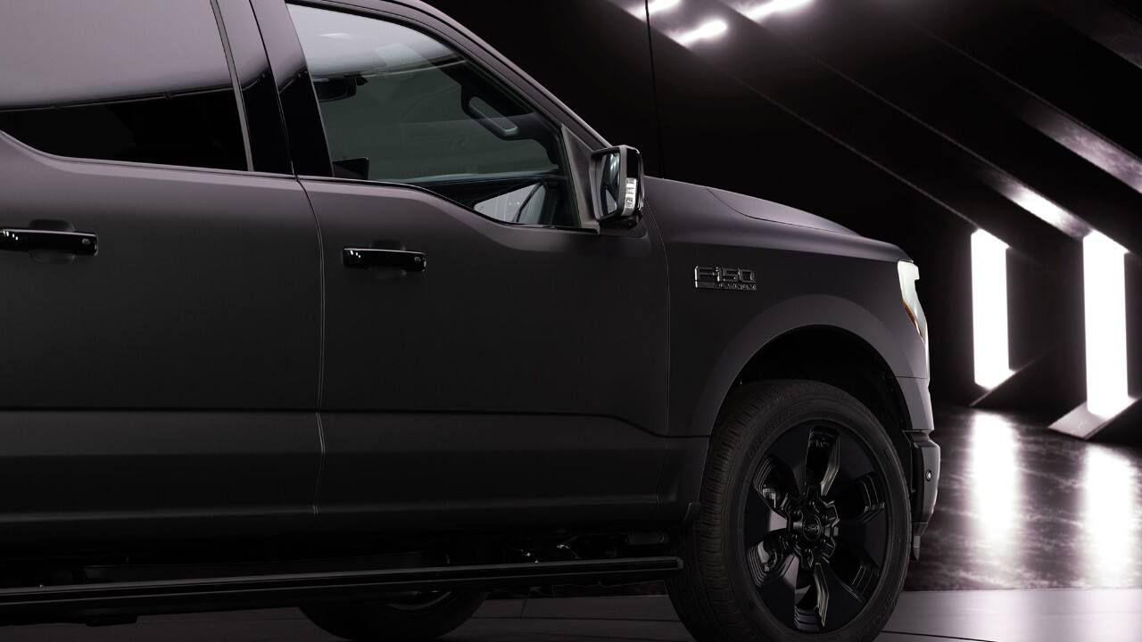 gloss black roof and door handles