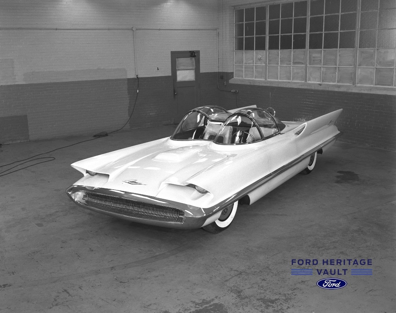 The 1955 Lincoln Futura was sold to customizer George Barris and was later used as the Batmobile in TV’s “Batman” series of the 1960s.