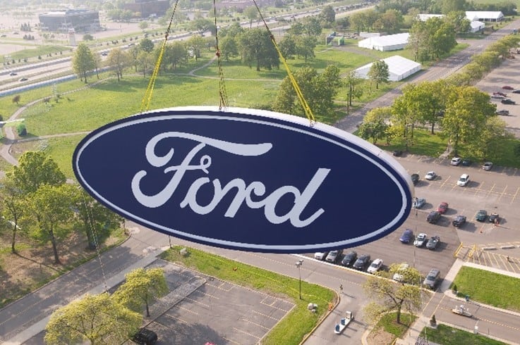 The Blue Oval made its return to the facade of Ford’s World Headquarters building in 2003. 