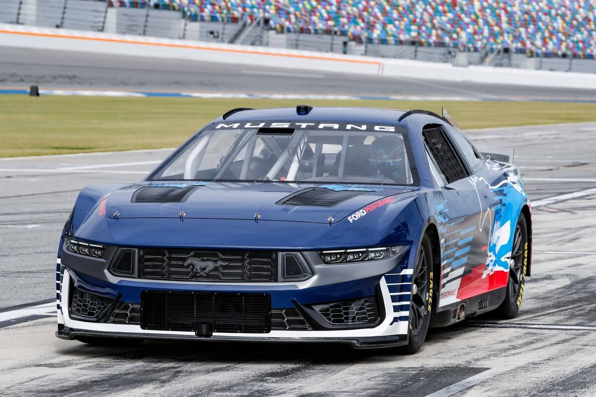 Mustang Dark Horse is already the most track-capable 5.0-liter V8 street-legal Mustang ever for our customers, and it carries that pedigree over to racing. 