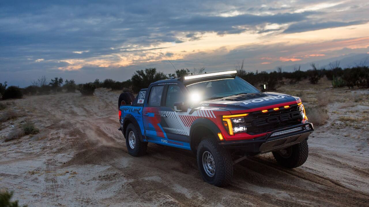 The F-150 Raptor R included a modified version of the FOX Dual Live Valve Shocks found in the production version of the vehicle, while its front and rear coil springs were also tailored to match the challenging terrain of the course. 