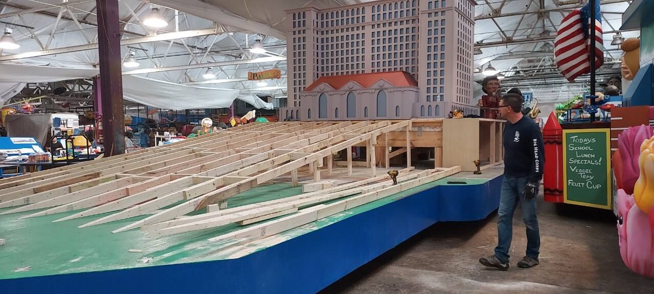 Mustang float frame