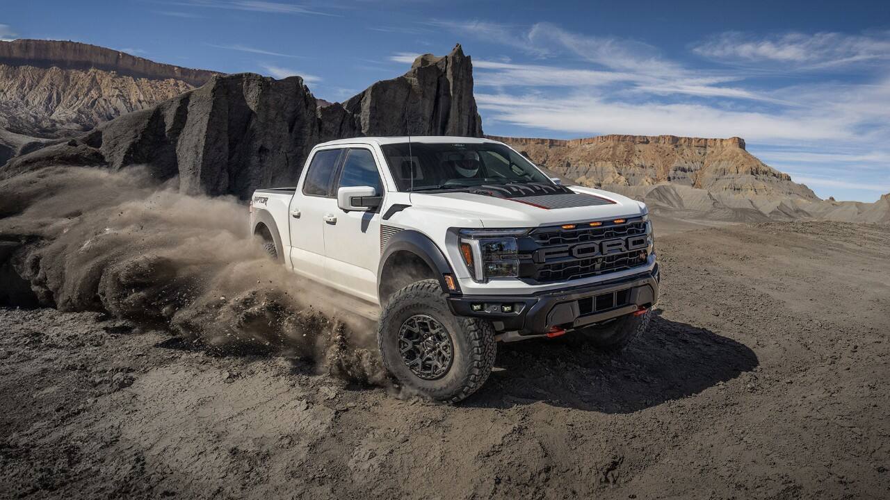 Dashing through the Sand: New Ford F-150 Raptor R Cranks Out 720 horsepower