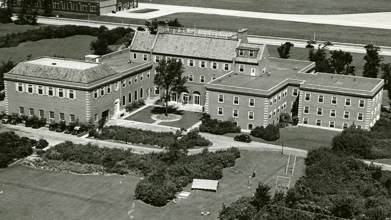 Dearborn Inn aerial with airport 