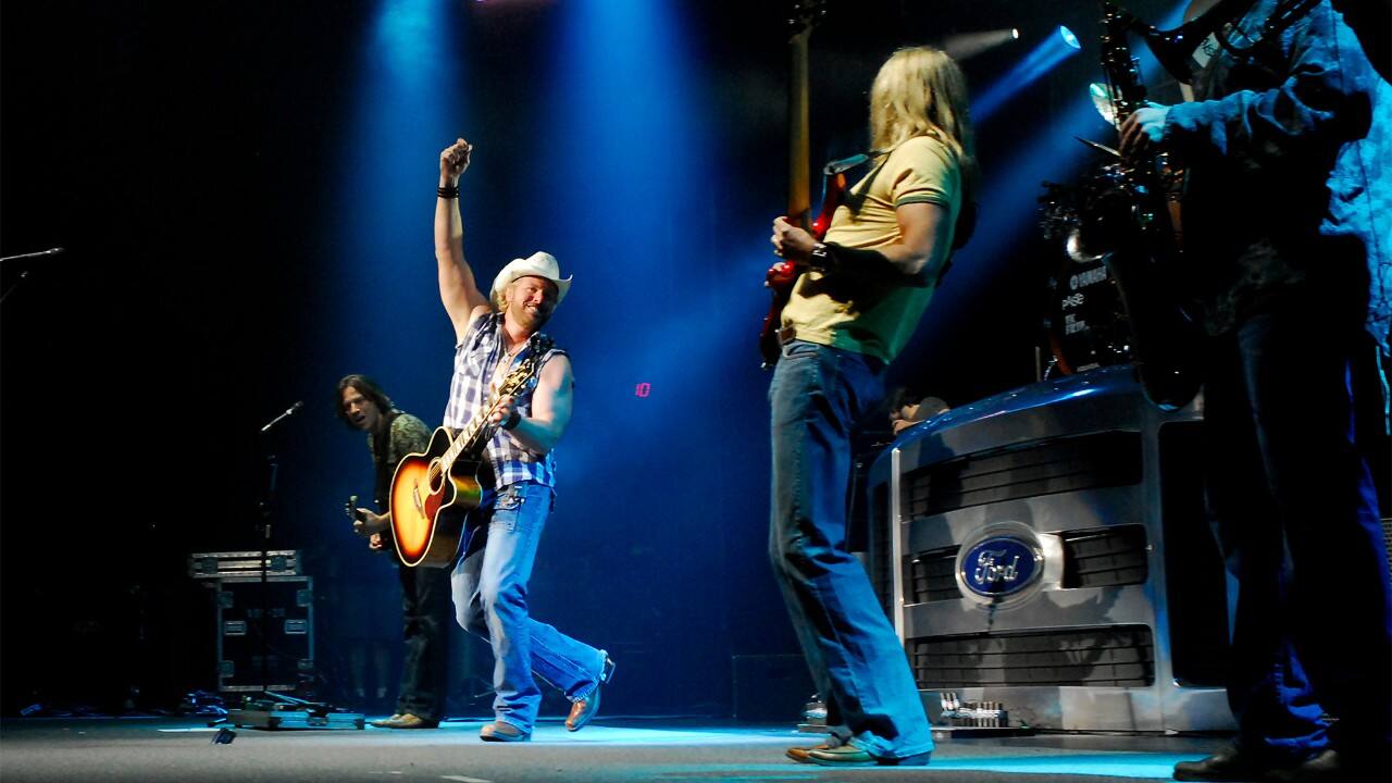 Ford sponsored several of Keith’s tours in the 2000s, including this one in 2007.