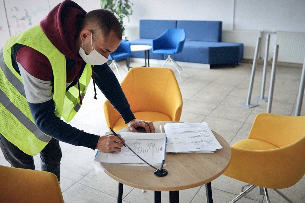 Face masks are mandatory at all Ford facilities in Europe Face masks are mandatory at all Ford facilities in Europe