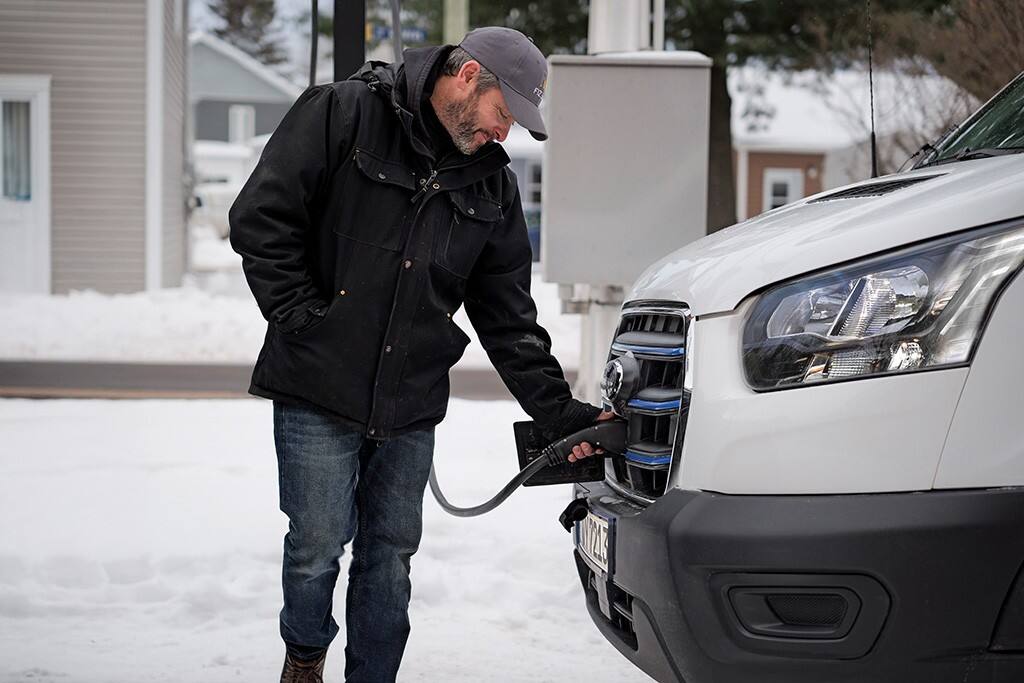 •	Patented Ford system uses vapour injection to boost heat pump performance
