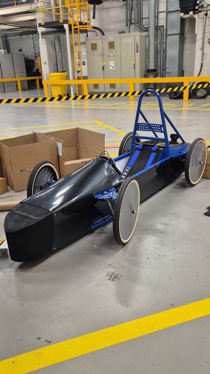 This year, for the first time, Ford apprentices, have formed their own ‘Dunton Dynamos’ team to design, build, and eventually compete in the next class up for 16- to 24-year-olds, the F24+.  