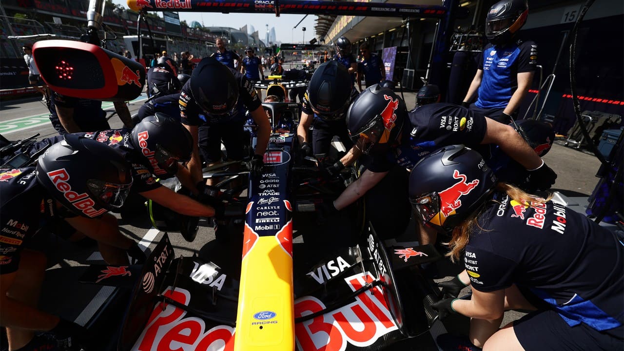 Oracle Red Bull Racing mechanics practice their pit stop drills 